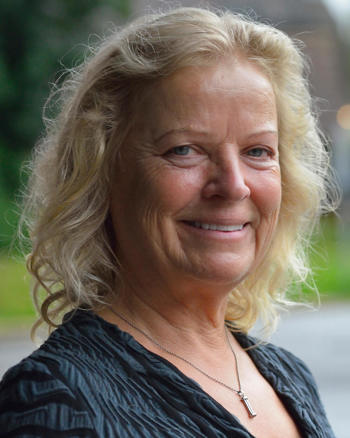 Valerie James Portrait outside